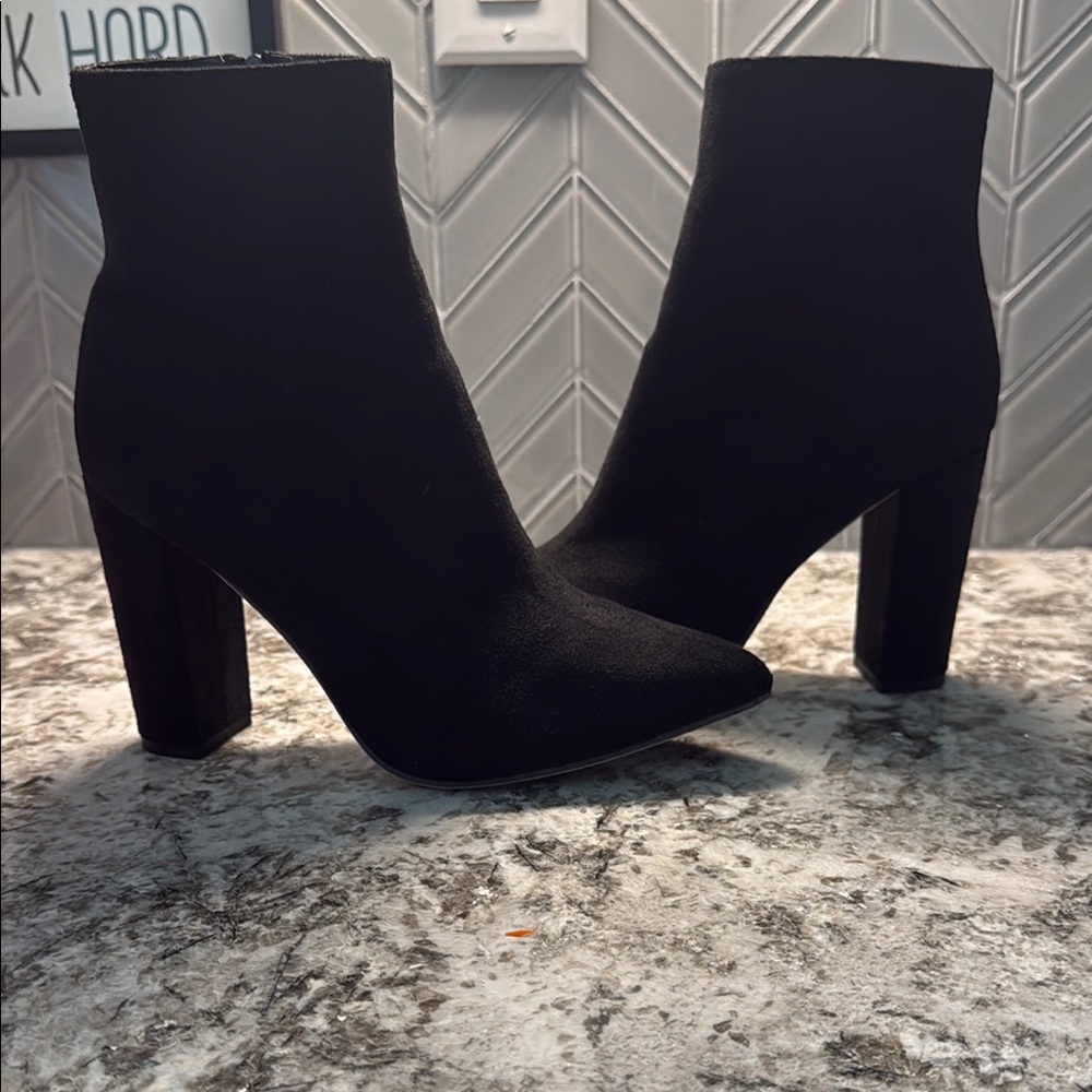 Elegant Black Ankle Boots